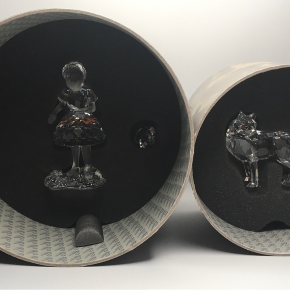 Swarovski Crystal Red Riding-hood and Wolf - Picture 2 of 10